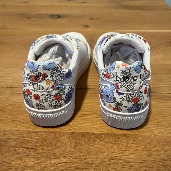 NEW Loci Seven White Blue Floral Low Top Fashion Sneakers EU 37 US 6.5 Reg. $195 - Picture 5 of 12